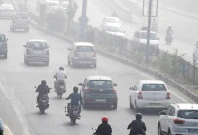 Odd-even vehicle scheme comes into force in Delhi, it will continue till 15th November