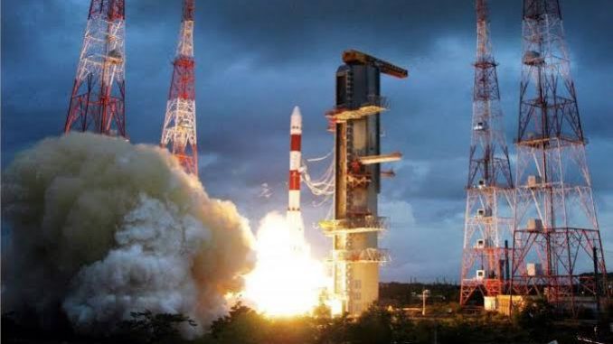 isro india to launch risat 2br1 powerful radar imaging satellite isro aavti kale risat 2br1 satellite launch karse india ni radar imaging takat ma vadharo thase