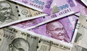 Miscreants loot money from private finance company employee Bhavnagar