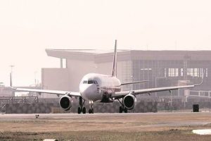 Adani group mumbai airport ni hisedari vechvani taiyari ma qatar investment authority sathe kari shake che bhagidari