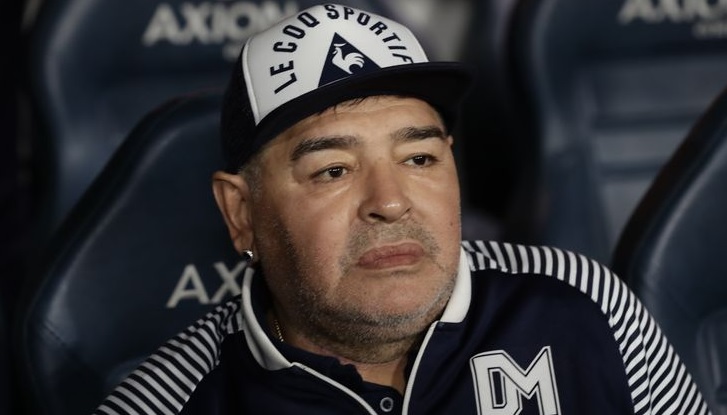 diego-maradona-dies-due-to-cardiac-arrest-aged-60-mahan-footbowler-diego-maradona-nu-nidhan-argentina-ne-banavyu-hatu-world-champion